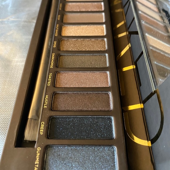 Urban Decay Naked Palette - Picture 6 of 6